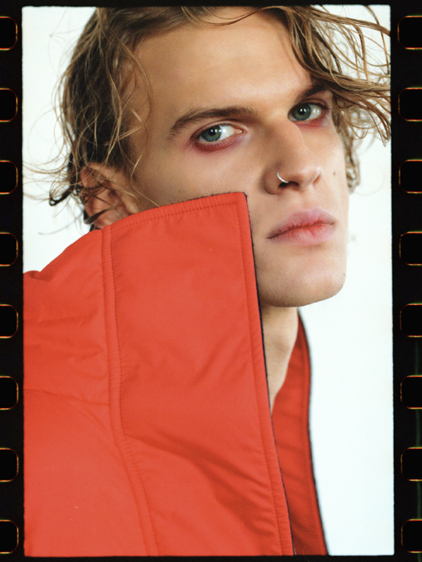 Alexander Bel_Red_Fashion Editorial_Vogue CS_2fxd1