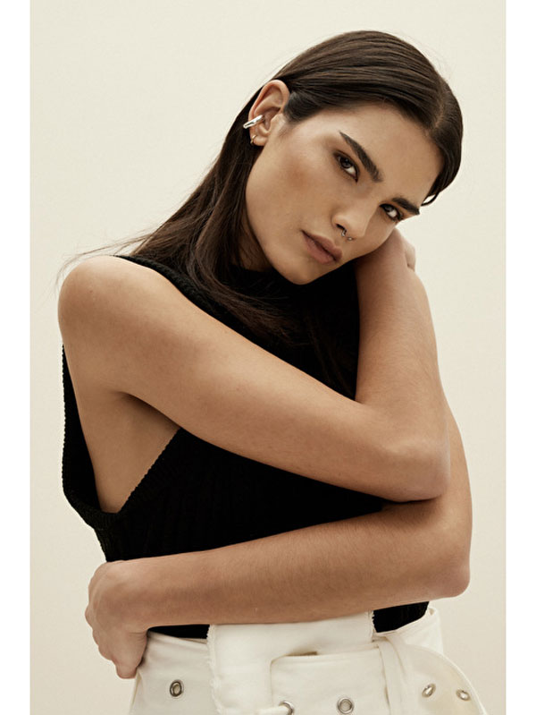 gallery_model_zNvE3OusyAcw