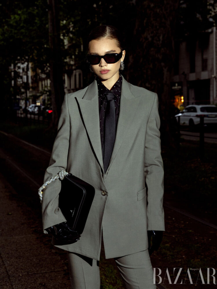 daria-d-may-2024-bazaar-mag-model-agent-group-(4)