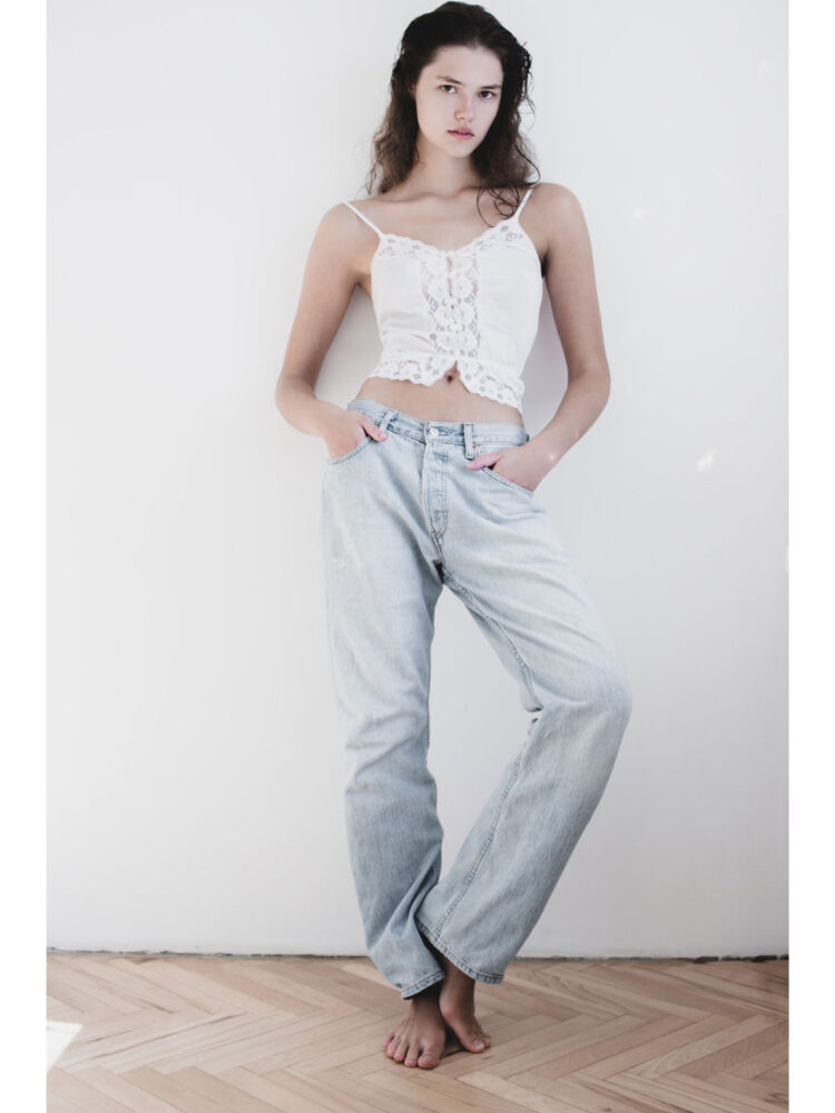 7-zuzia-main-book-uncover-models