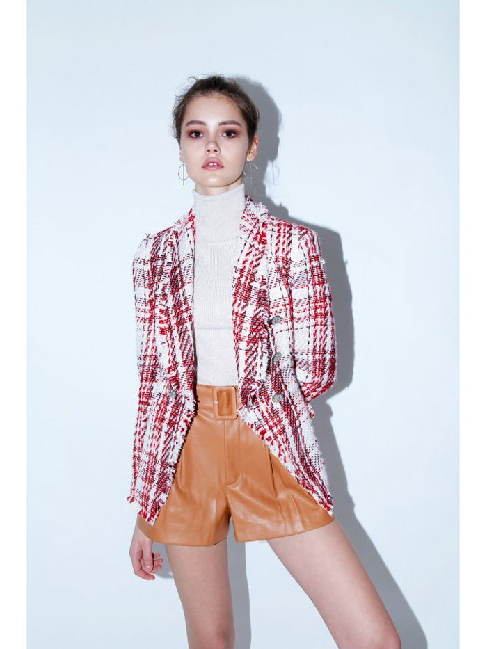 9-zuzia-main-book-uncover-models