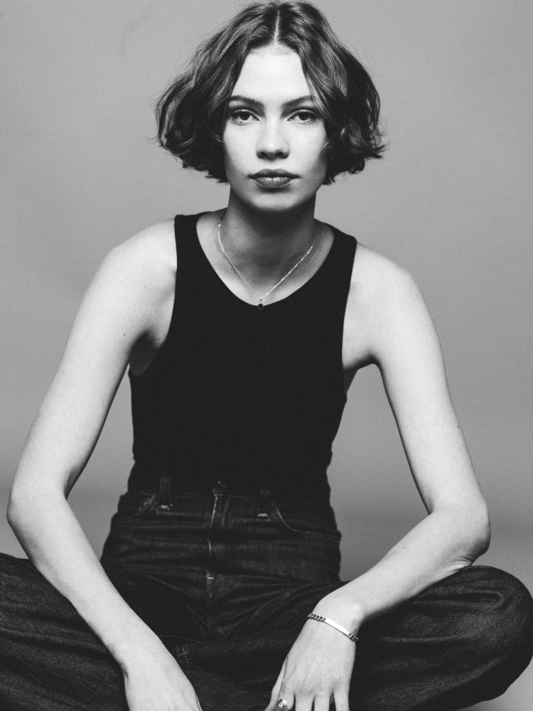 13-meta-v-main-book-unit-model-management-belgium