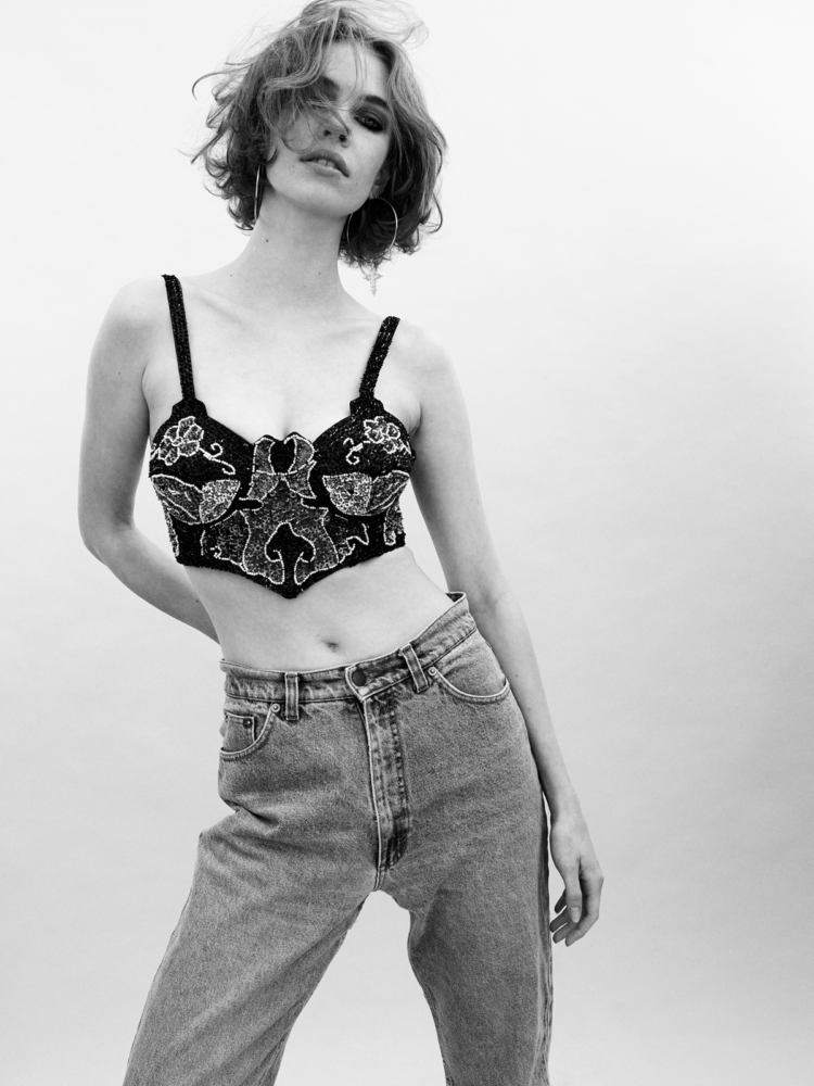 15-meta-v-main-book-unit-model-management-belgium