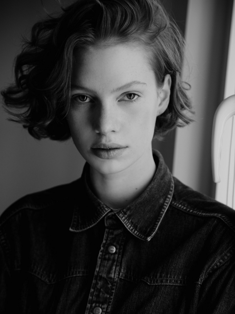 19-meta-v-main-book-unit-model-management-belgium