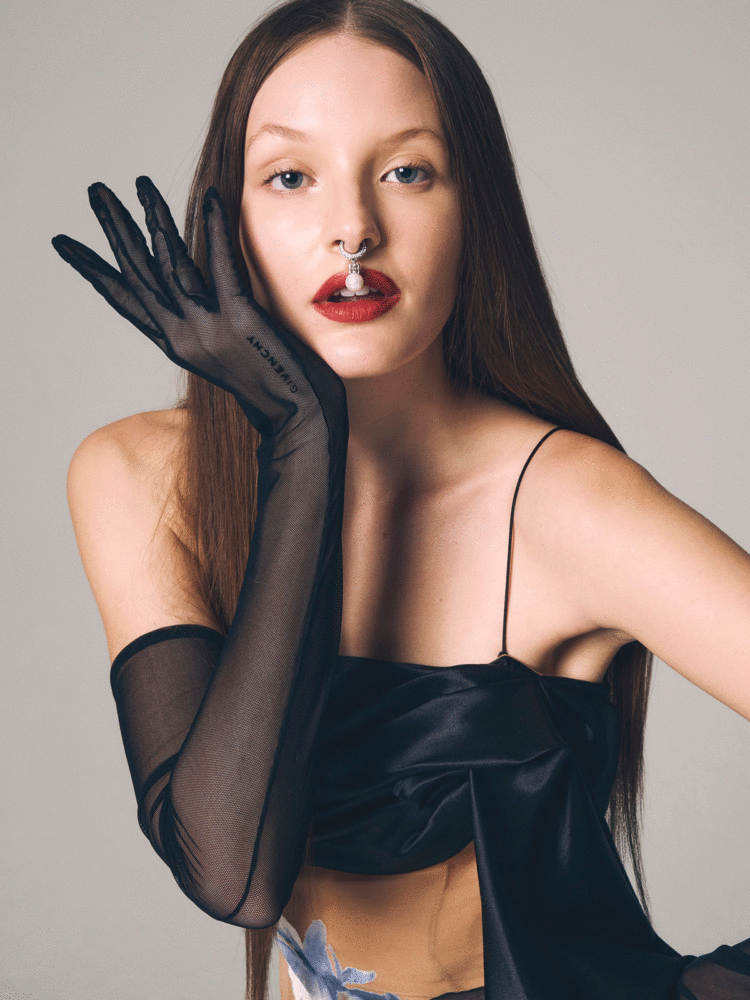 14-natalia-r-hunger-magazine-established-womens
