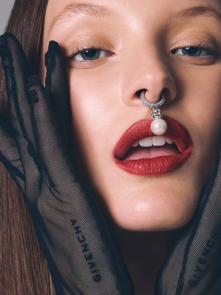 15-natalia-r-hunger-magazine-established-womens