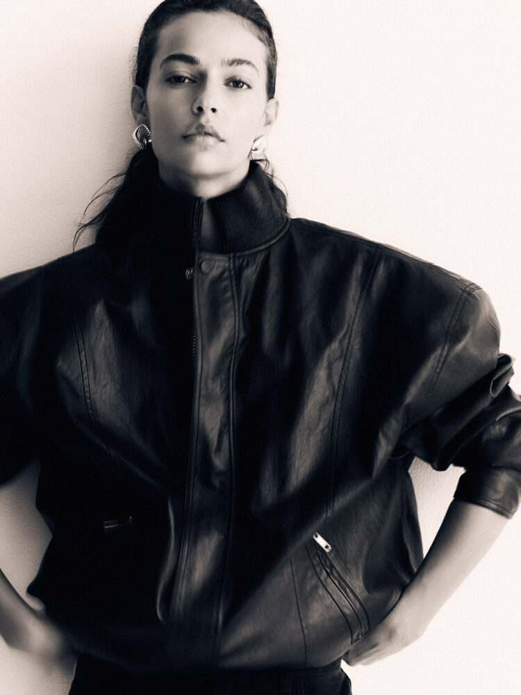 1-marie-t-book-new-wave-management