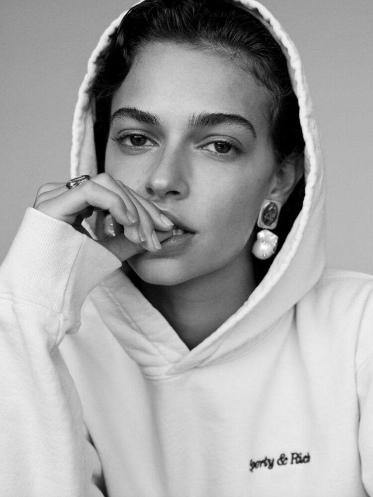 27-marie-t-book-new-wave-management