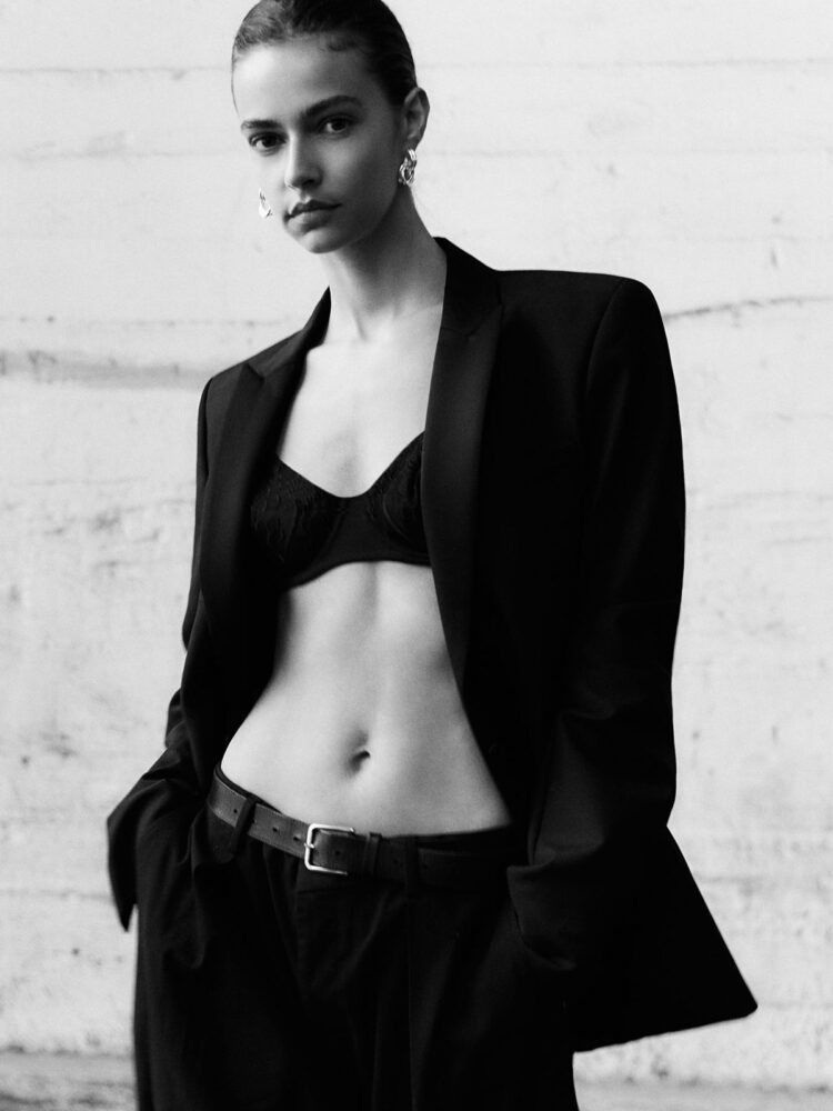 4-marie-t-book-new-wave-management