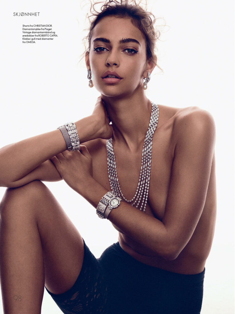 6-marie-t-book-new-wave-management