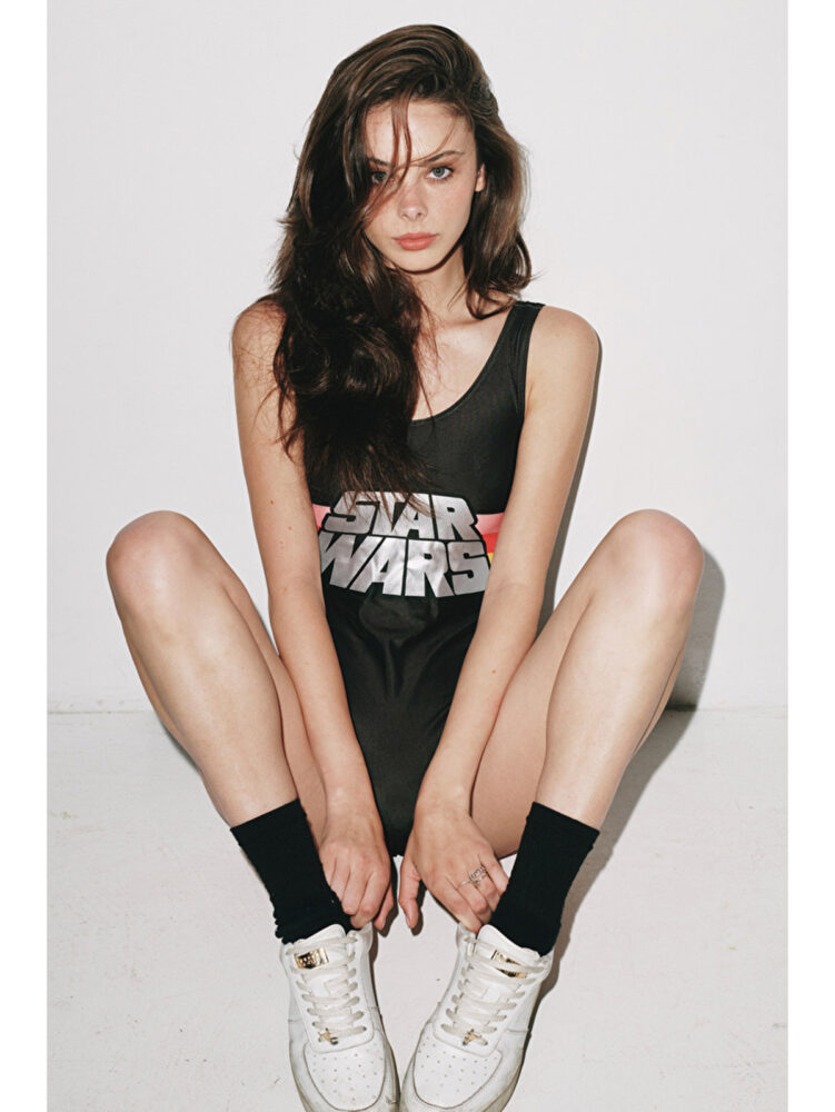 gallery_model_pe397F1uajZY