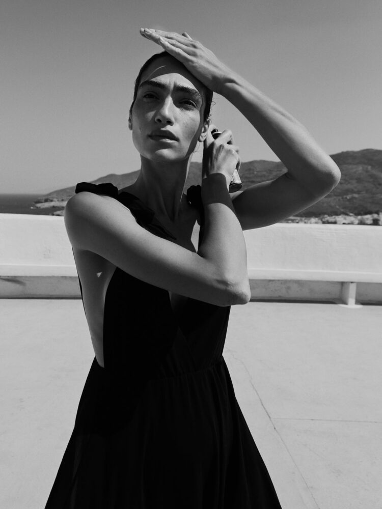 TRAVEL_ANDROS_003_348_BW
