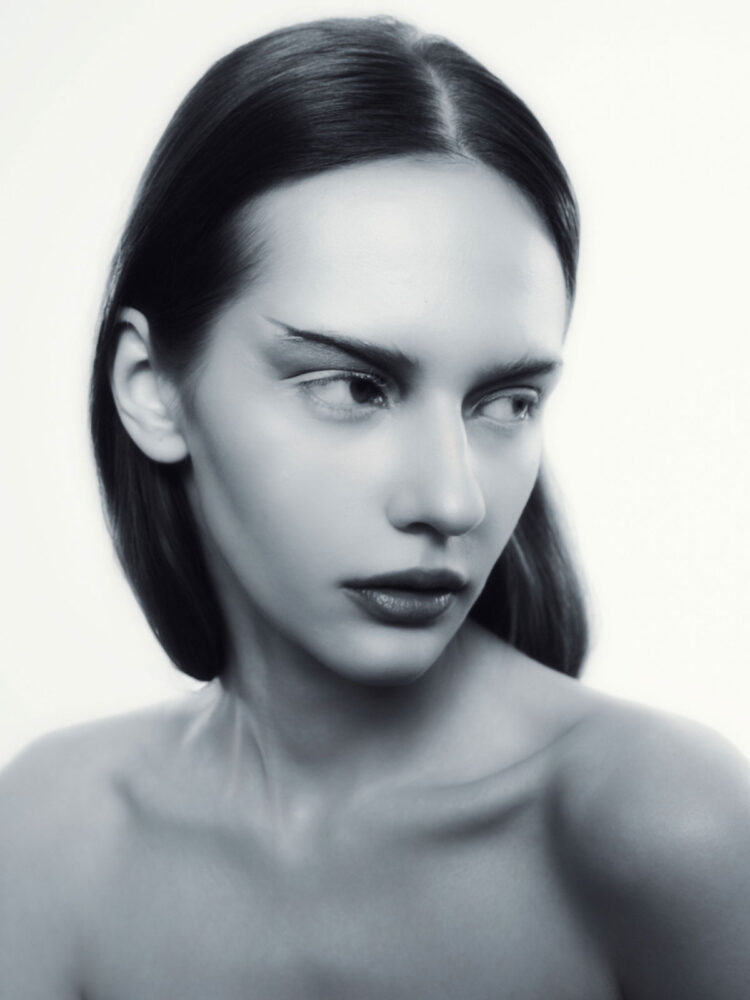 jagoda-blotko-stoic-magazine-by-caroline-grzelak-selective-mgmt-(14)