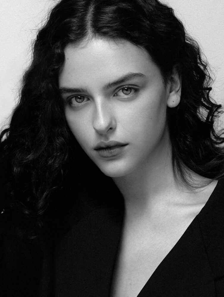 332-daria-curinaia-full-book-selective-mgmt