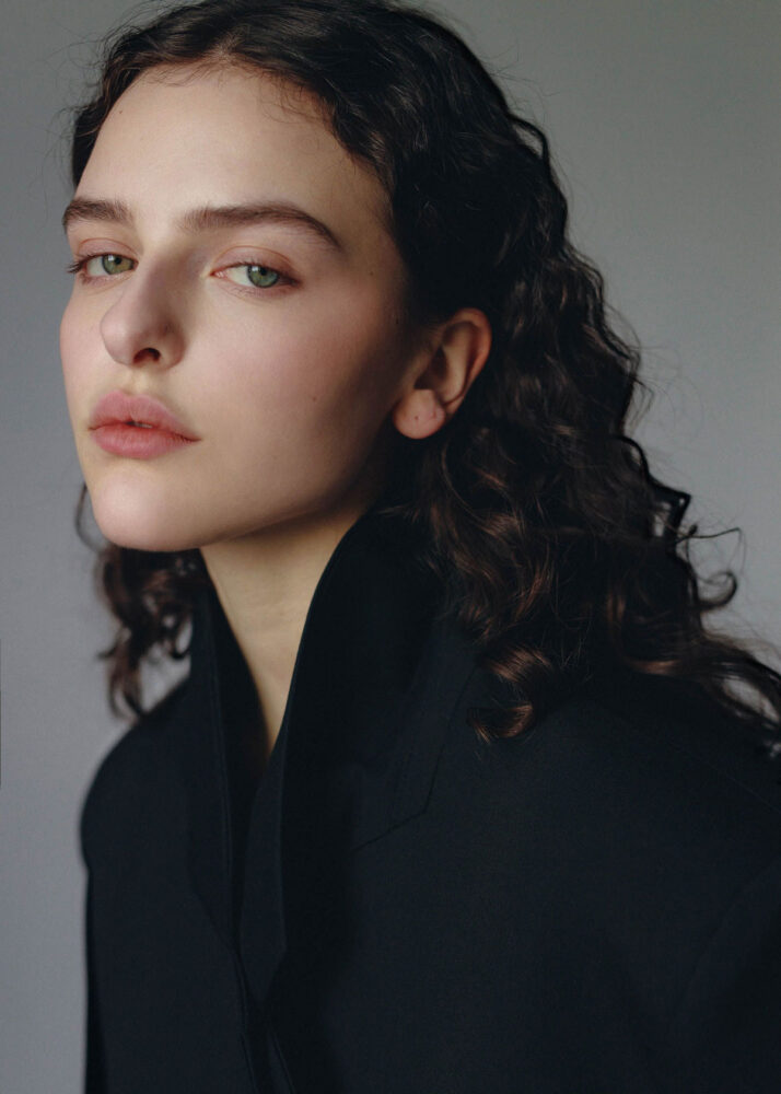 333-daria-curinaia-full-book-selective-mgmt