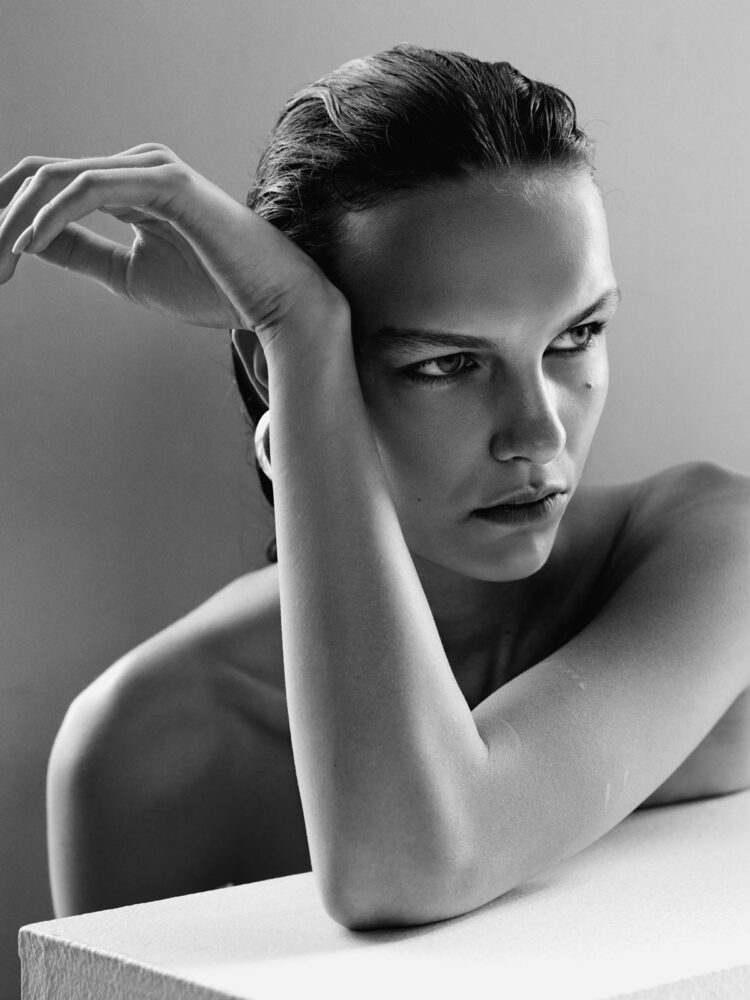 4-alise-c-main-book-sia-sgmngmt