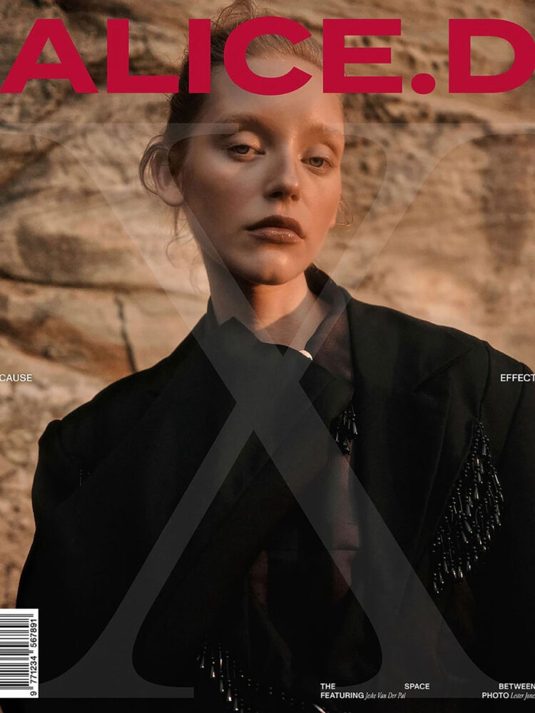 Jeske-v-main-book-skins-model-management-b-v-(1)