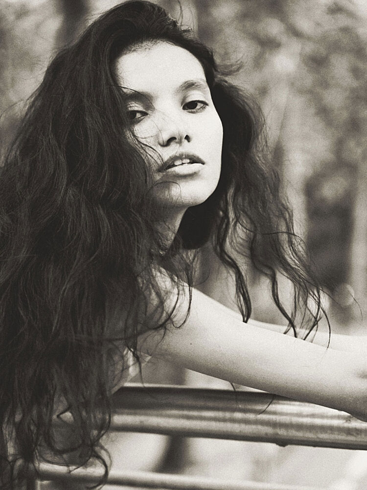 3-vitoria-a-main-book-nur-model-management-srls