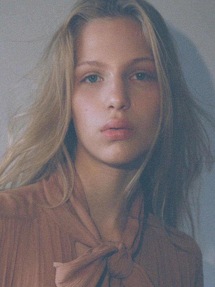 arina-k-ksenia-poggenpohl-avant-models-(15)