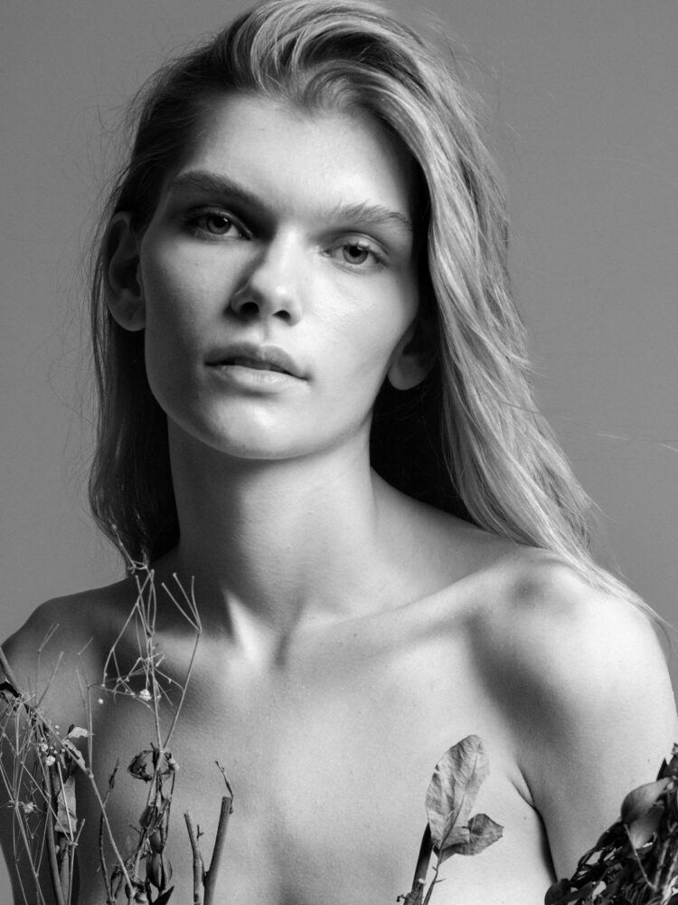 KAROLINA08bw