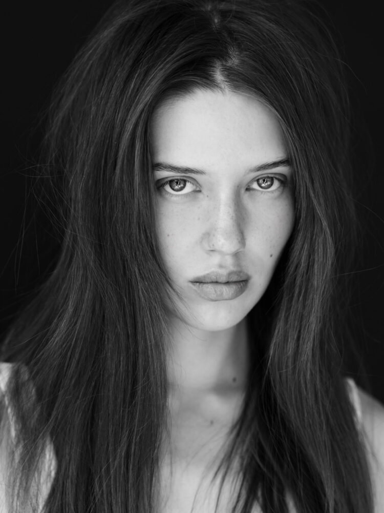 8-sofi-book-blanc-models