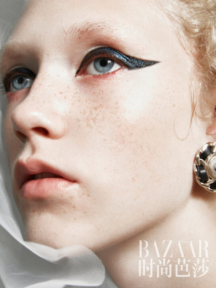 MOON_MODELS_Airita_CHINA_HarpersBazaar_editorial_2018_09_7