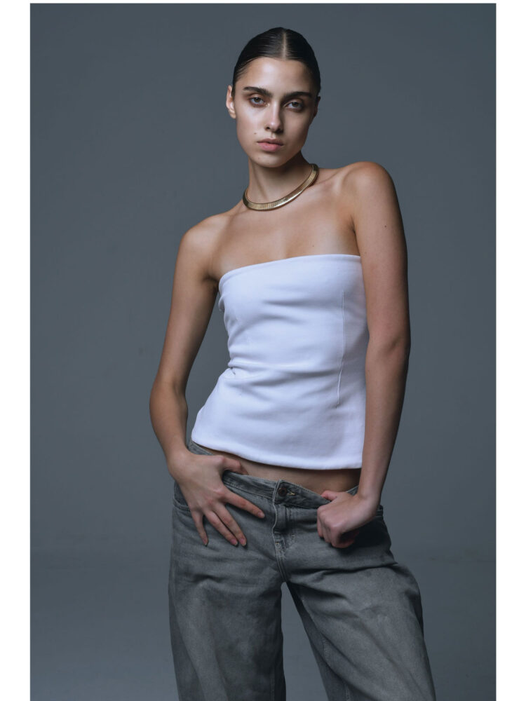 1-veroni-g-new-book-mag-model-agent-group