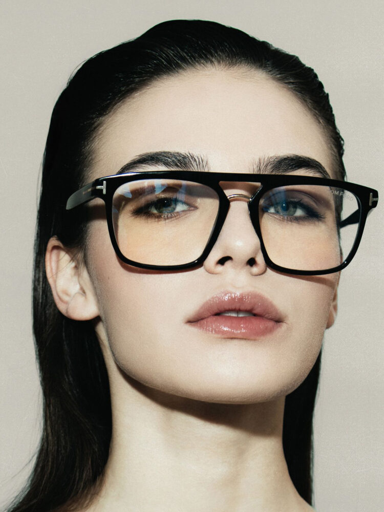 18-estel-main-book-focus-model-management-s-r-o