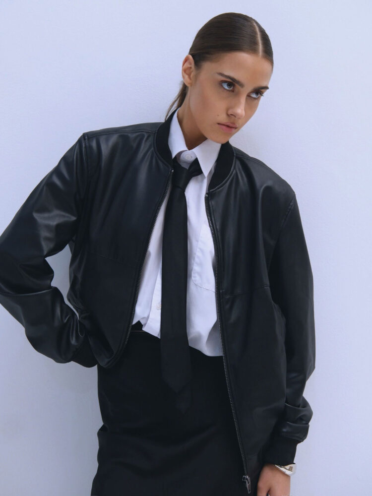 19-veroni-g-new-book-mag-model-agent-group