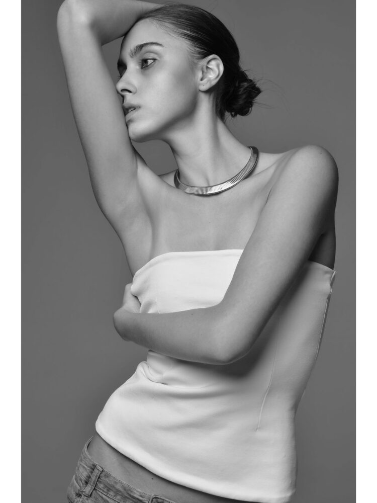 2-veroni-g-new-book-mag-model-agent-group-(2)