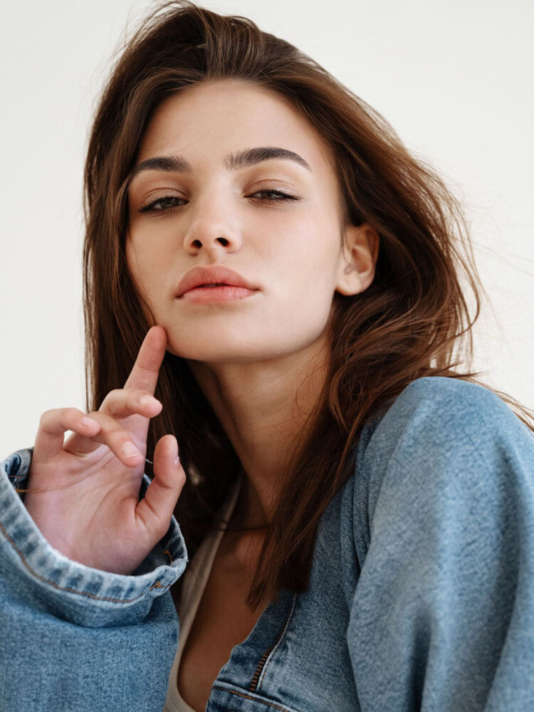 29-estel-main-book-focus-model-management-s-r-o