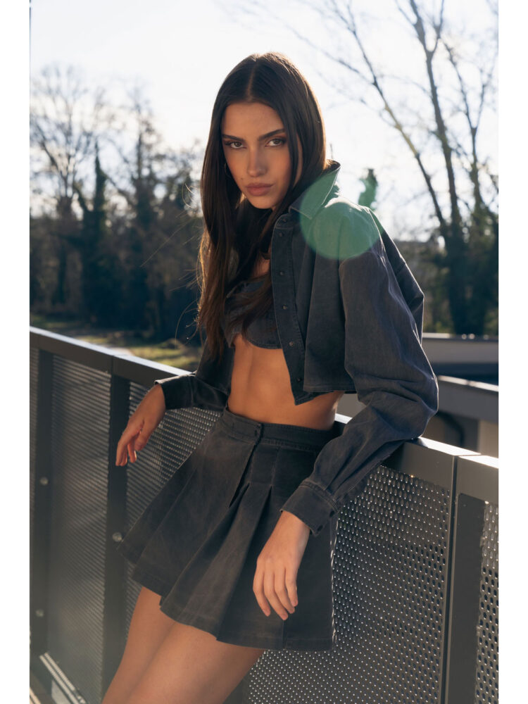 63-veroni-g-new-book-mag-model-agent-group