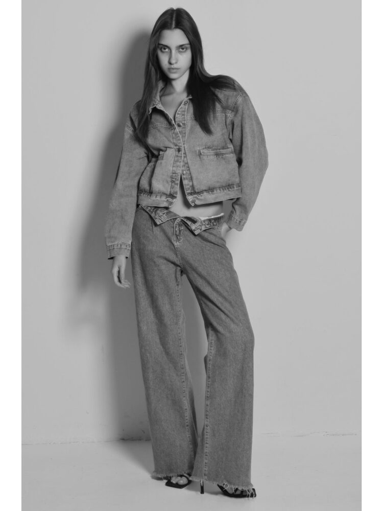 74-veroni-g-new-book-mag-model-agent-group