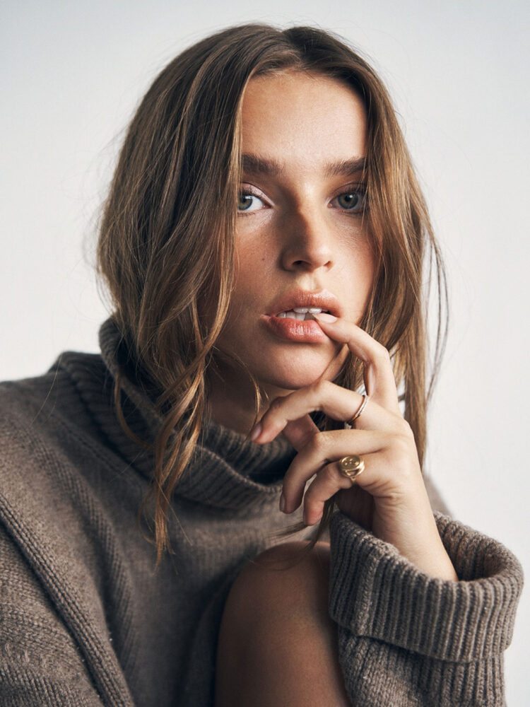 CLARA-HERTZ---UNIQUE-MODELS-Portfolio_9