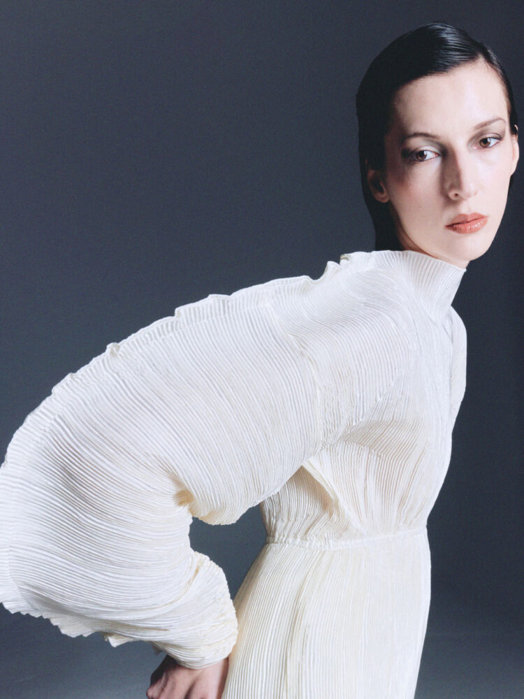 karo-laczkowska-revs-mag-uncover-models-(10)