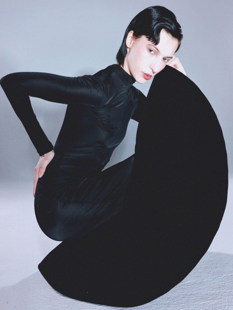 karo-laczkowska-revs-mag-uncover-models-(11)