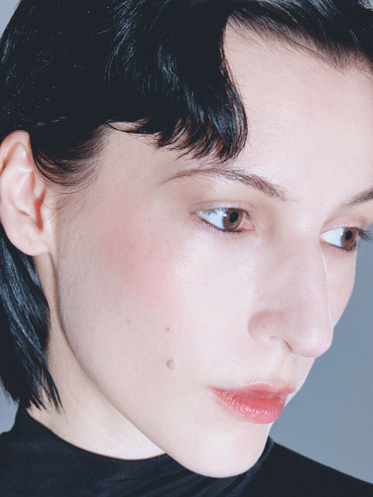 karo-laczkowska-revs-mag-uncover-models-(5)