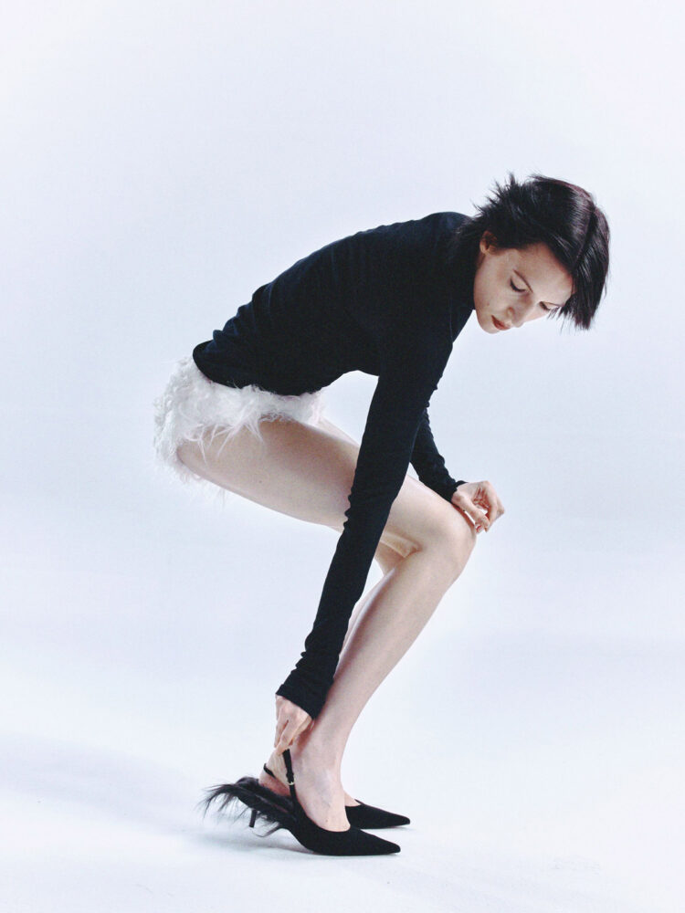 karo-laczkowska-revs-mag-uncover-models-(6)