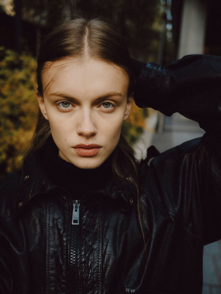 sara-m-charles-cave-londra-nur-model-management-srls-(37)