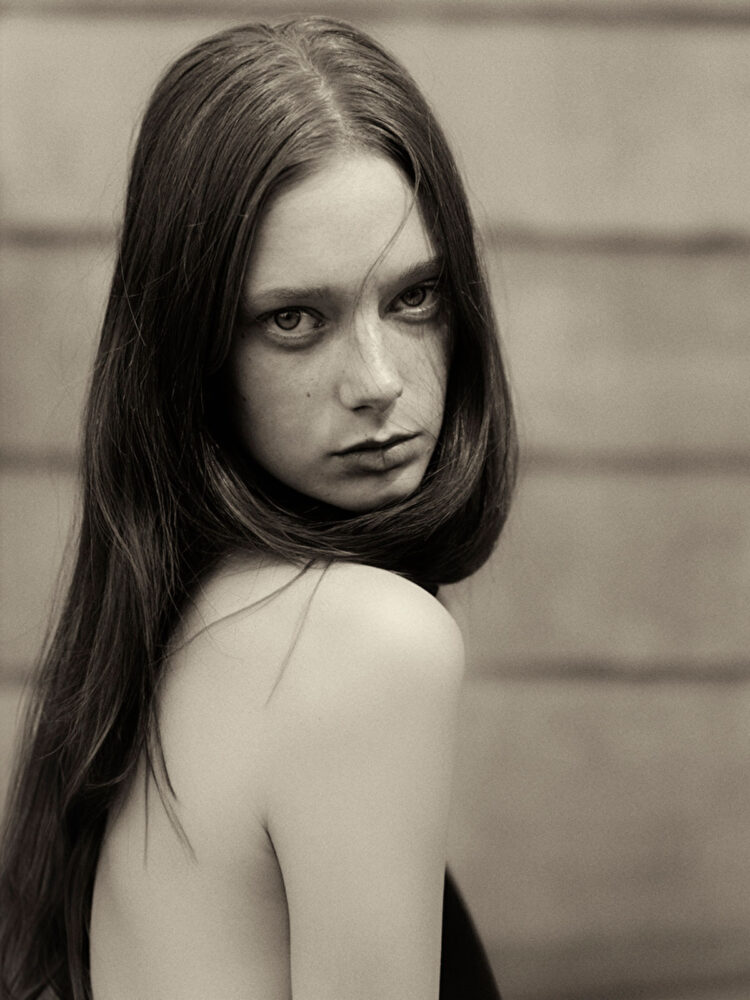 gallery_model_KrDnfgUuwWXj