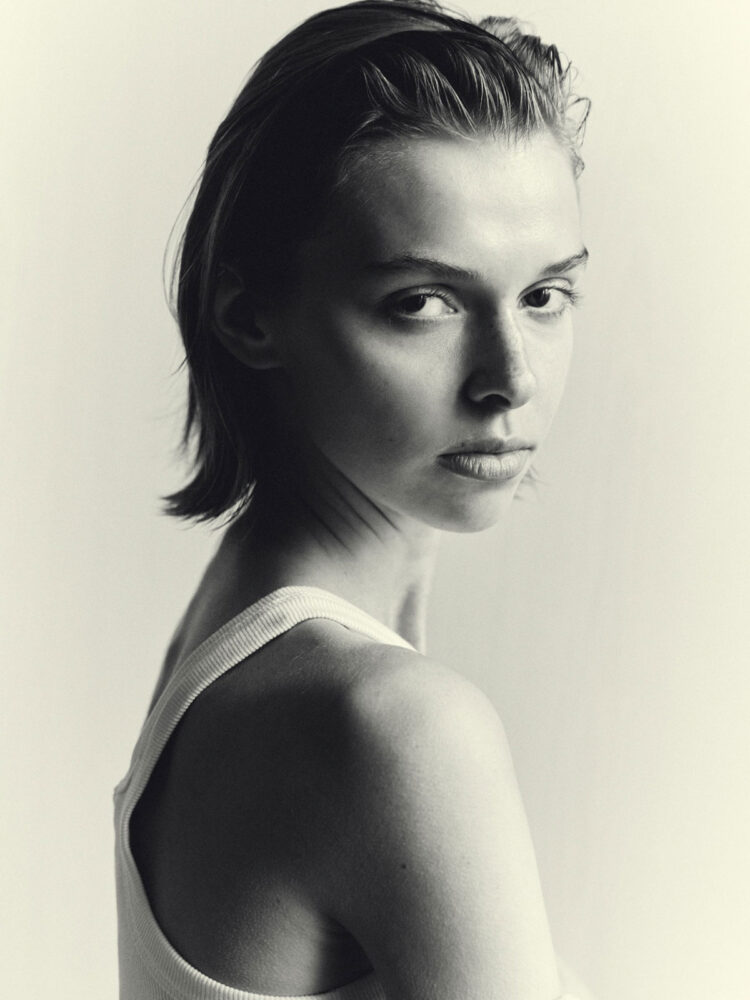 julie-by-clara-segui-first-line-model-management-(20)