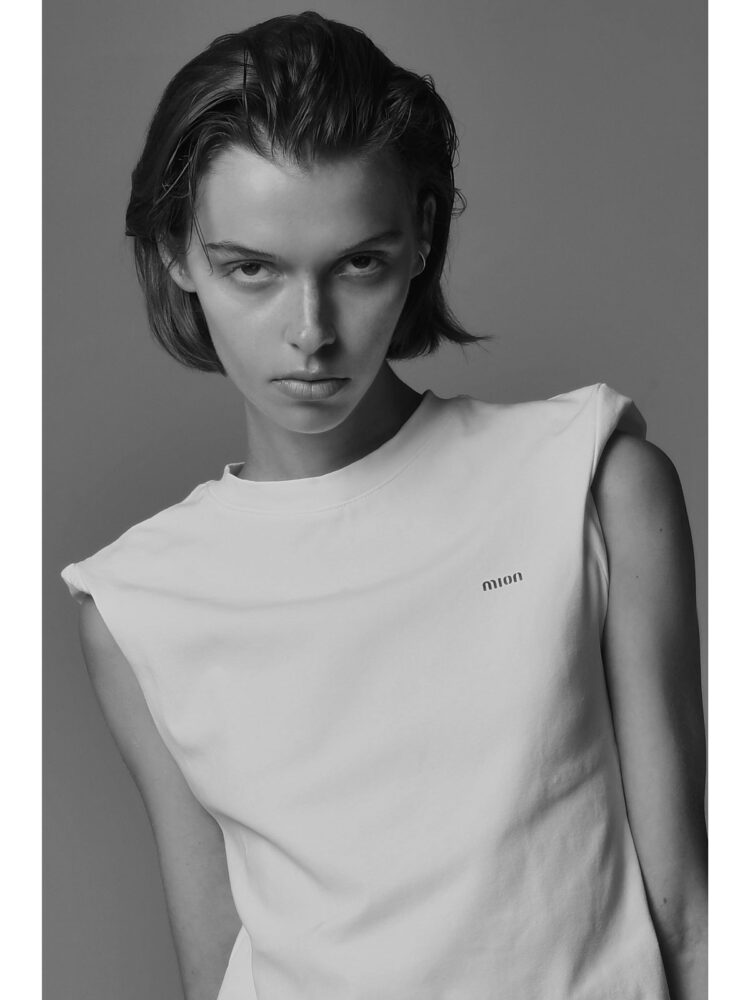 julie-by-iryna-kurylo-first-line-model-management-(10)