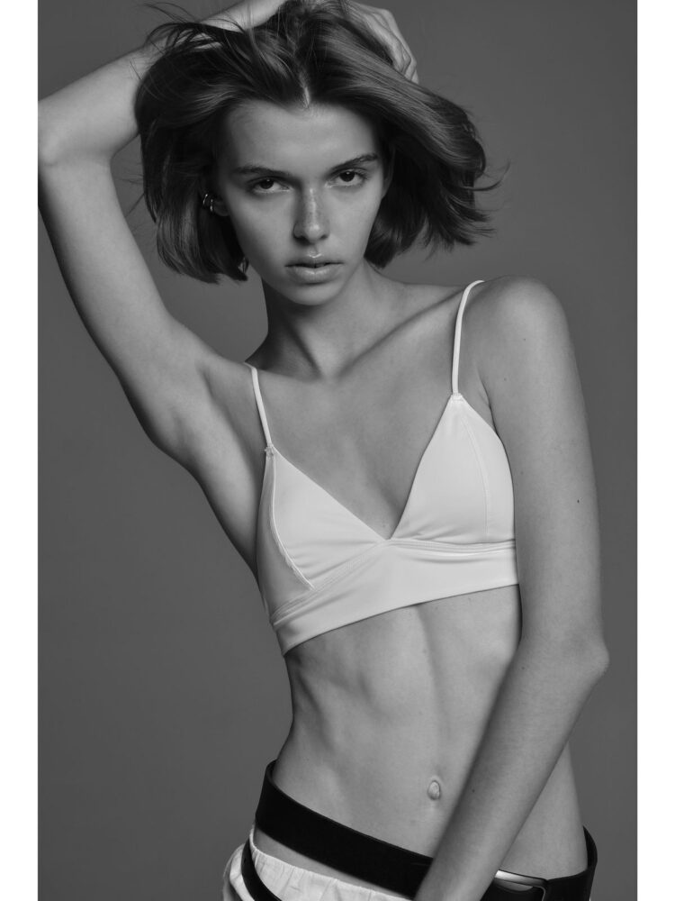 julie-by-iryna-kurylo-first-line-model-management-(4)