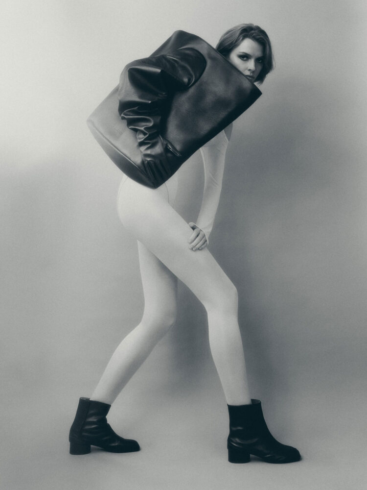 julie-paris-first-line-model-management-(1)
