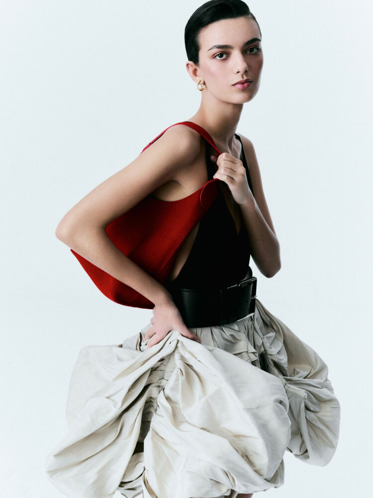 martina-gonzalez-hernandez-in-style-editorial-abril-25-uno-barcelona-(7)