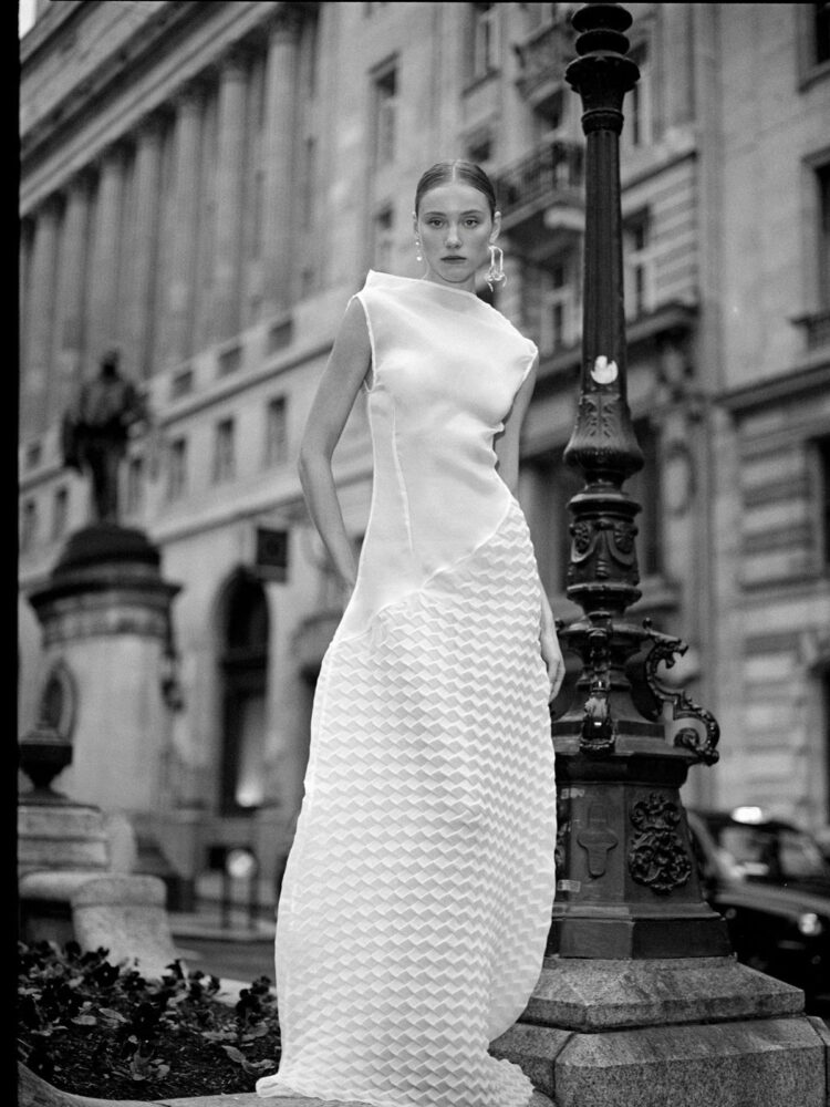 nastya-honcharova-l-officiel-singapore-selective-mgmt-(15)