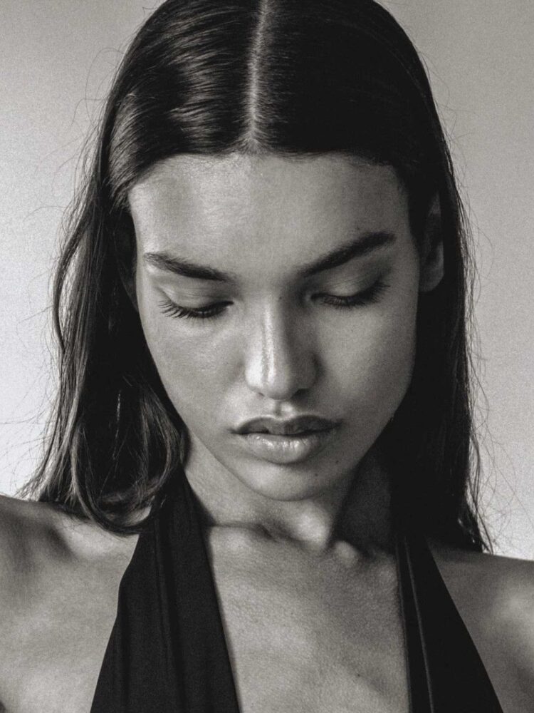 10-maria-l-main-book-nur-model-management-srls
