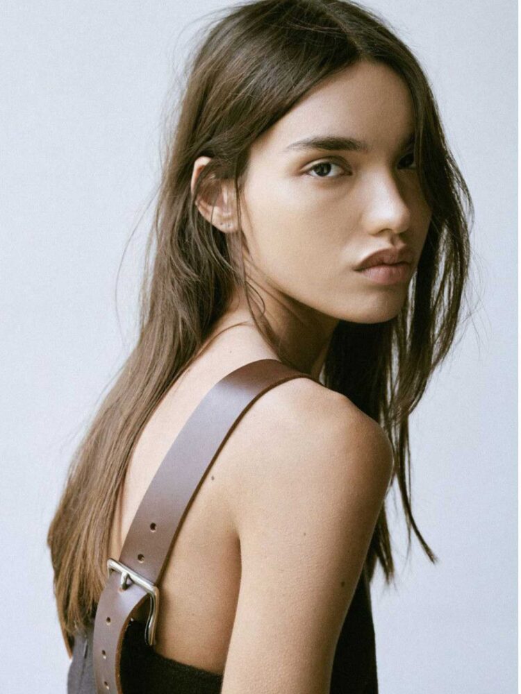 16-maria-l-main-book-nur-model-management-srls