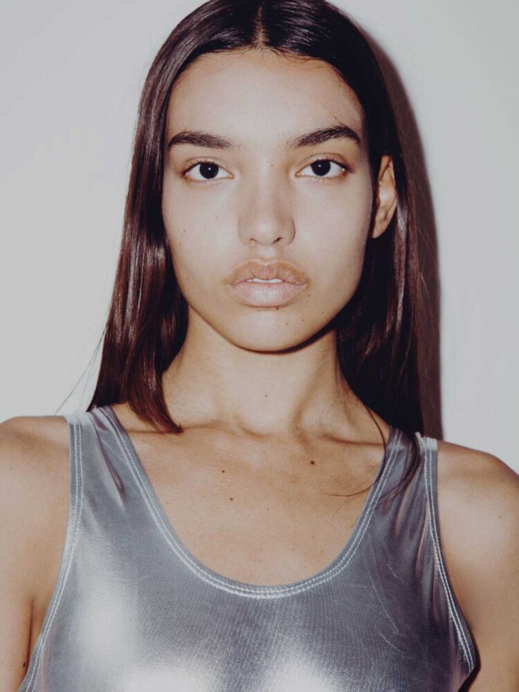 20-maria-l-main-book-nur-model-management-srls