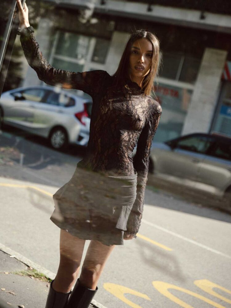 22-maria-l-main-book-nur-model-management-srls